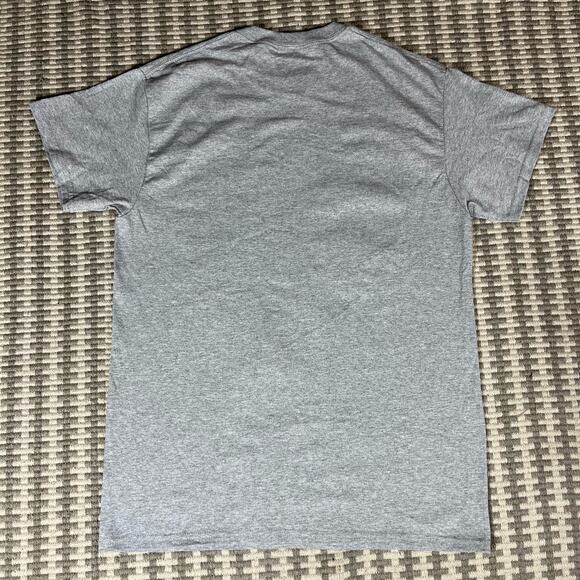 Kyle Busch NASCAR Joe Gibbs Racing Gray T Shirt Men’s Sz M NWT - Picture 3 of 4